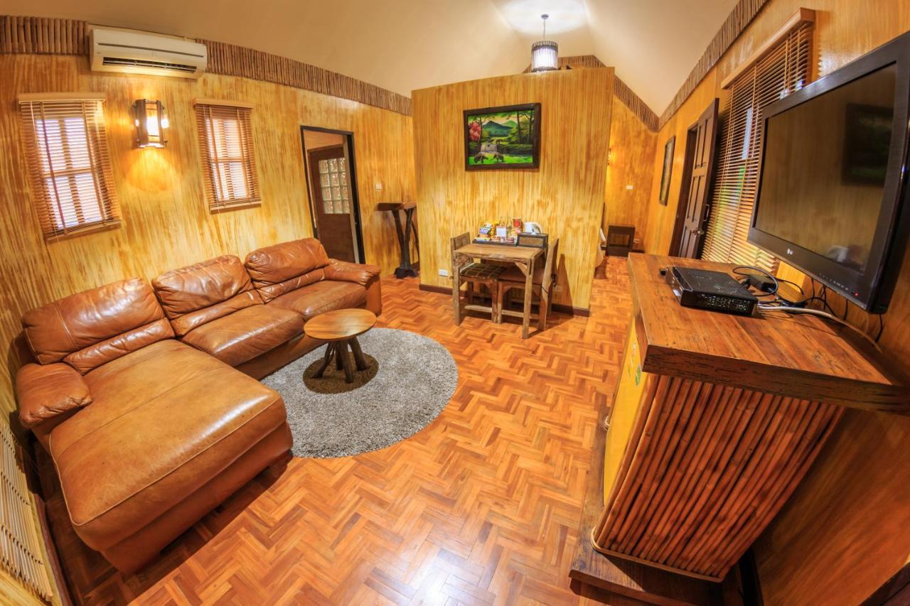 บ้านปง ลอร์ด สันกำแพง ภายนอก รูปภาพ